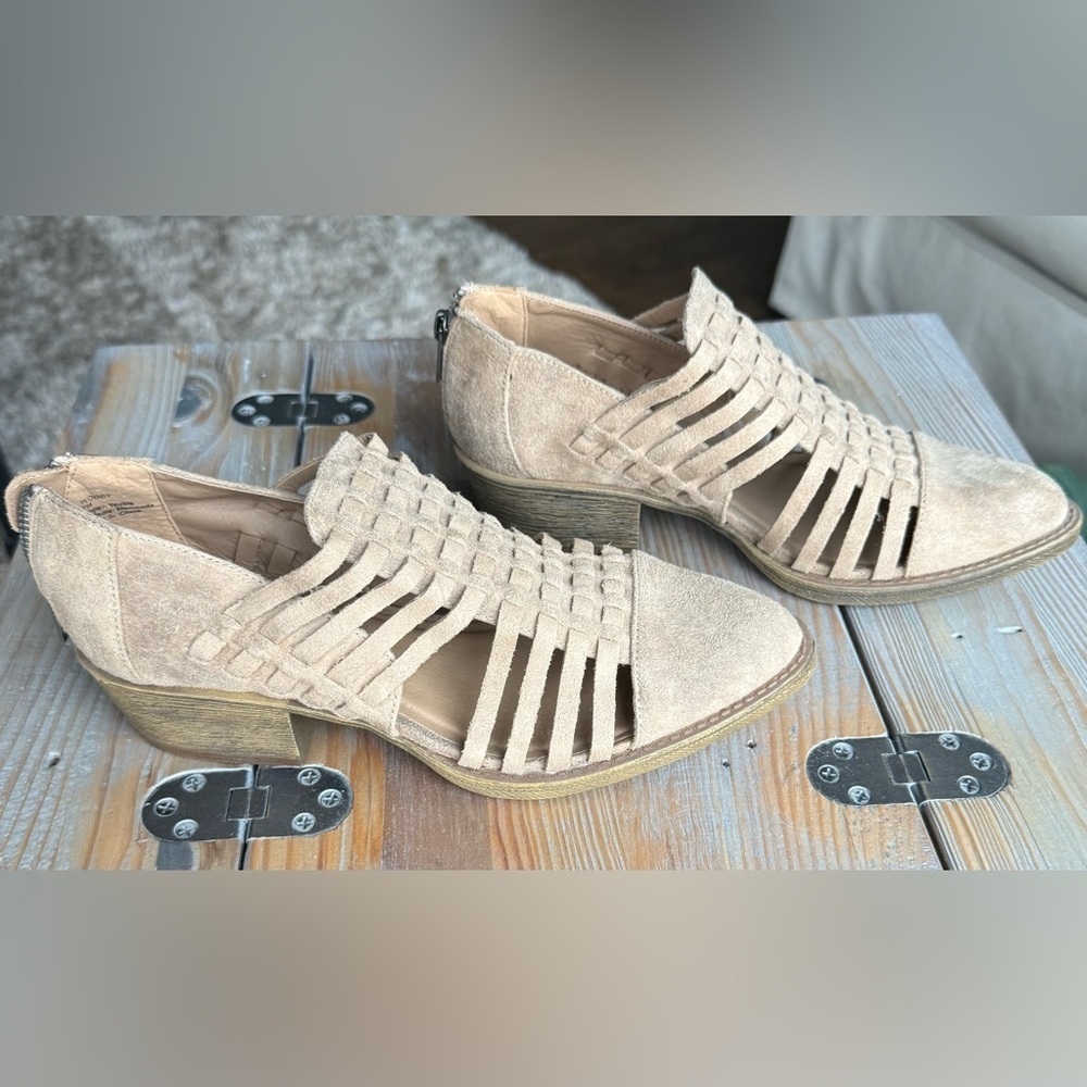 Coconuts SIZE 7 by Matisse Pointed Toe Booties In Tan Suede With Woven Design - Picture 5 of 8